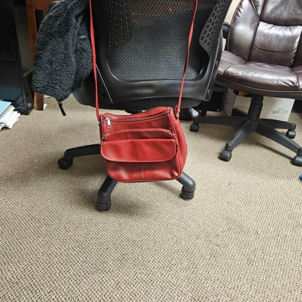 Red Purse with lots of pockets and zippers